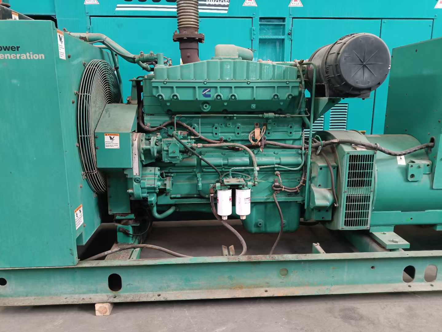 盘龙过载会对 600kW 柴油发电机组造成哪些损害？