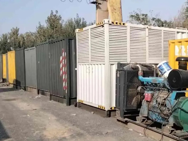 盘龙200KW柴油发电机机组每小时油耗是多少？